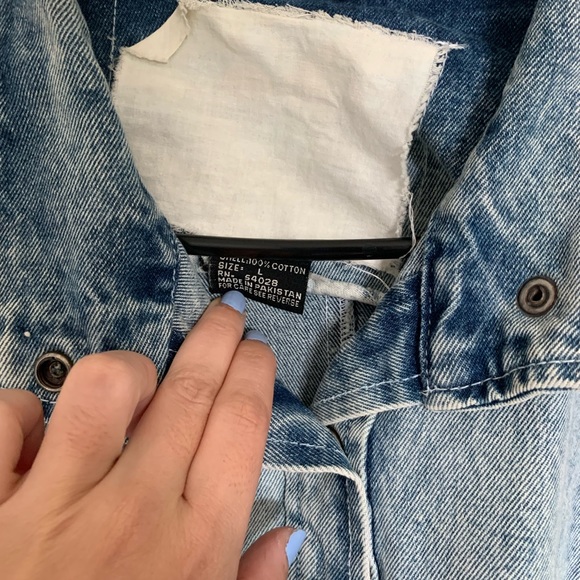 Vintage oversized light washed jean jacket - Picture 3 of 5